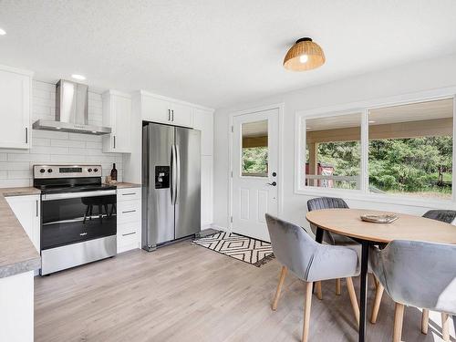 317 Archibald Road, Clearwater, BC - Indoor Photo Showing Kitchen