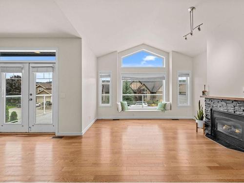 1269 Copperhead Drive, Kamloops, BC - Indoor Photo Showing Living Room With Fireplace