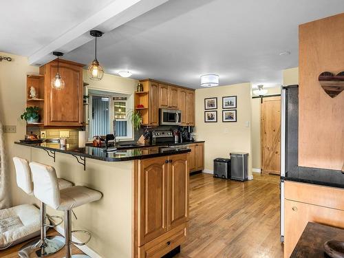 388 Mcgill Rd, Kamloops, BC - Indoor Photo Showing Kitchen