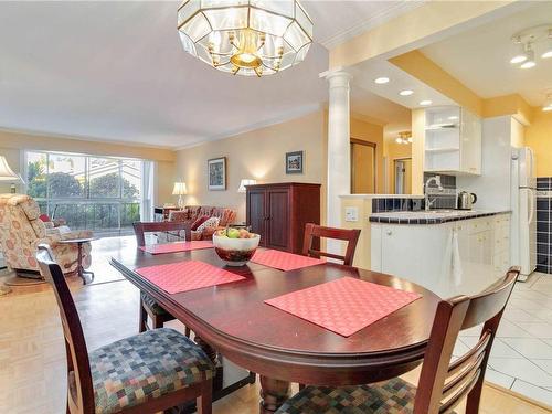 104-2050 White Birch Rd, Sidney, BC - Indoor Photo Showing Dining Room