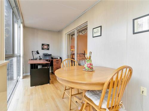 104-2050 White Birch Rd, Sidney, BC - Indoor Photo Showing Dining Room