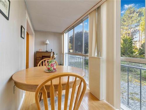 104-2050 White Birch Rd, Sidney, BC - Indoor Photo Showing Dining Room