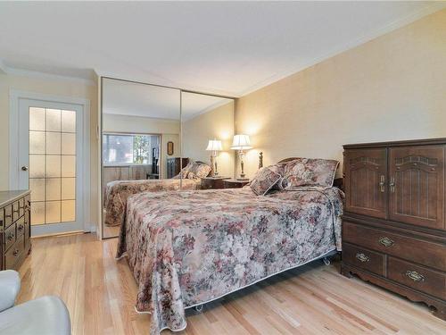 104-2050 White Birch Rd, Sidney, BC - Indoor Photo Showing Bedroom