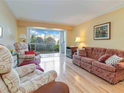 104-2050 White Birch Rd, Sidney, BC - Indoor Photo Showing Living Room