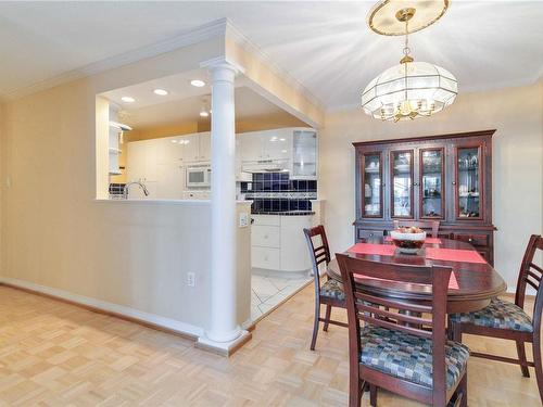 104-2050 White Birch Rd, Sidney, BC - Indoor Photo Showing Dining Room