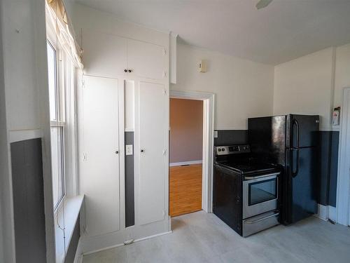 1203 Sprague Street, Thunder Bay, ON - Indoor Photo Showing Kitchen