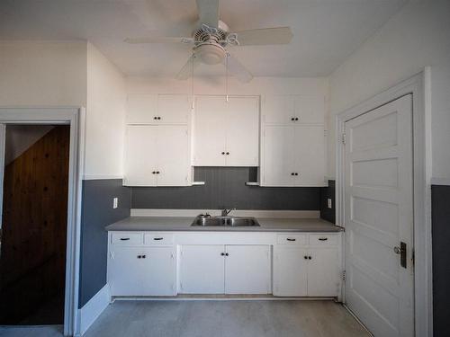 1203 Sprague Street, Thunder Bay, ON - Indoor Photo Showing Kitchen With Double Sink