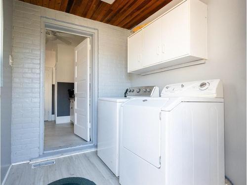 1203 Sprague Street, Thunder Bay, ON - Indoor Photo Showing Laundry Room