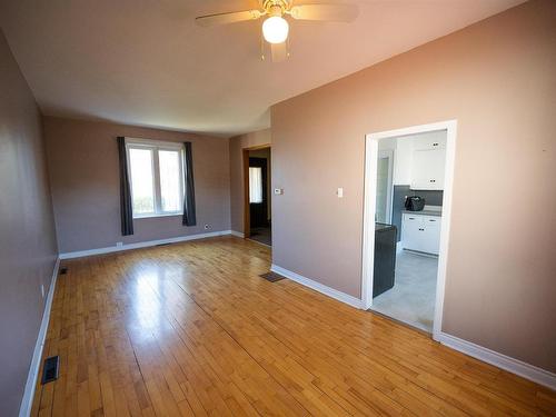 1203 Sprague Street, Thunder Bay, ON - Indoor Photo Showing Other Room