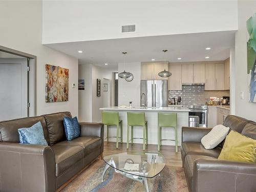 404-2777 North Beach Dr, Campbell River, BC - Indoor Photo Showing Living Room