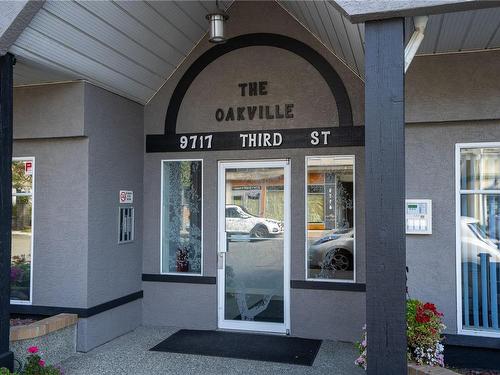 304-9717 Third St, Sidney, BC - Outdoor