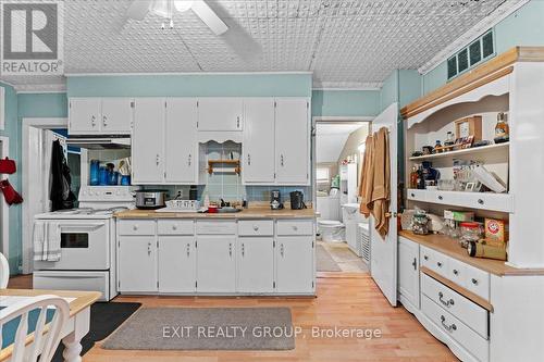 7 Radeski Street, Quinte West, ON - Indoor Photo Showing Kitchen