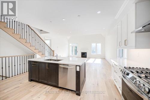 67 Palmira Drive, Georgina, ON - Indoor Photo Showing Kitchen With Double Sink With Upgraded Kitchen