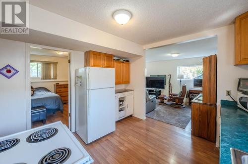 8119 Purves Road, Summerland, BC - Indoor Photo Showing Kitchen