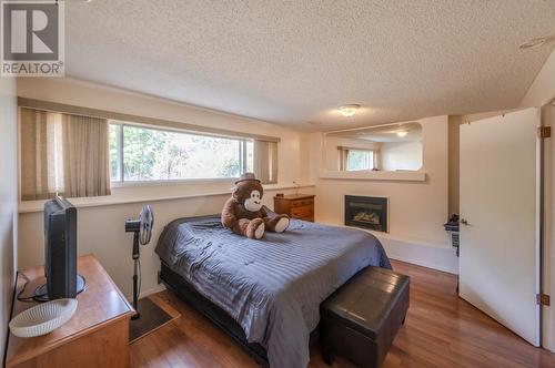 8119 Purves Road, Summerland, BC - Indoor Photo Showing Bedroom