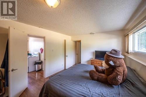 8119 Purves Road, Summerland, BC - Indoor Photo Showing Bedroom