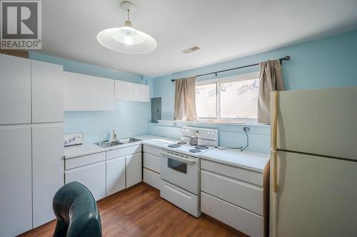 8119 Purves Road, Summerland, BC - Indoor Photo Showing Kitchen