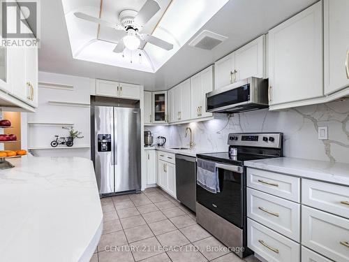 1402 - 8 Lisa Street E, Brampton, ON - Indoor Photo Showing Kitchen