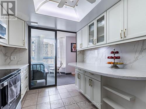 1402 - 8 Lisa Street E, Brampton, ON - Indoor Photo Showing Kitchen