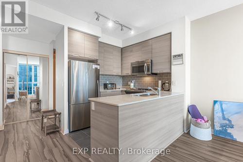 1901 - 75 Eglinton Avenue W, Mississauga, ON - Indoor Photo Showing Kitchen With Double Sink