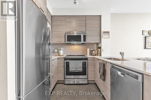 1901 - 75 Eglinton Avenue W, Mississauga, ON - Indoor Photo Showing Kitchen With Double Sink With Upgraded Kitchen