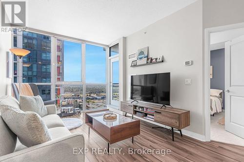 1901 - 75 Eglinton Avenue W, Mississauga, ON - Indoor Photo Showing Living Room