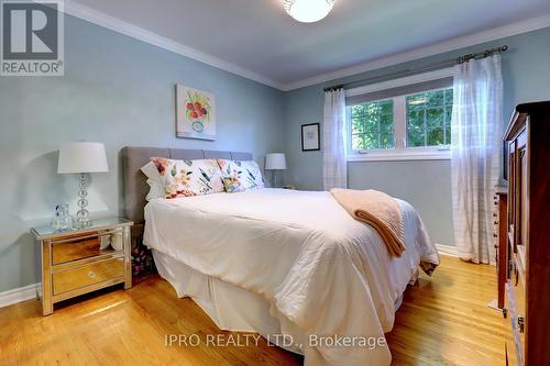 57 Delrex Boulevard, Halton Hills, ON - Indoor Photo Showing Bedroom