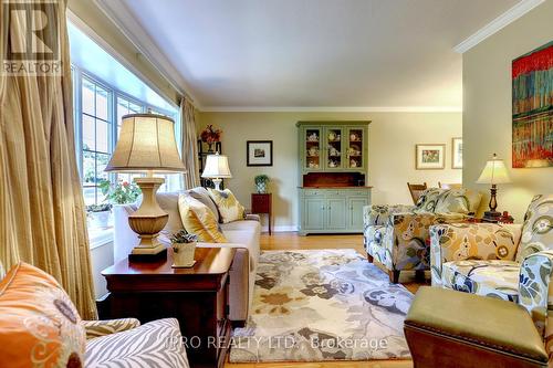 57 Delrex Boulevard, Halton Hills, ON - Indoor Photo Showing Living Room