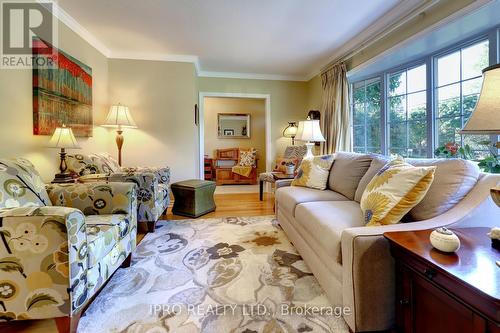 57 Delrex Boulevard, Halton Hills, ON - Indoor Photo Showing Living Room