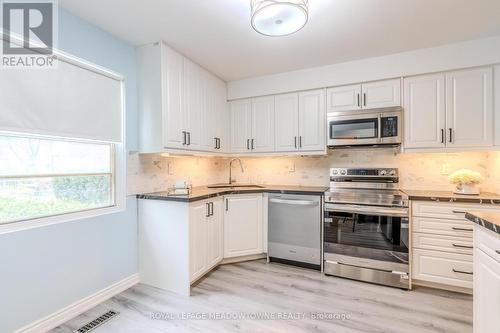 44 - 3665 Flamewood Drive, Mississauga, ON - Indoor Photo Showing Kitchen