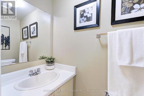 48 Heathcliffe Square, Brampton, ON - Indoor Photo Showing Bathroom