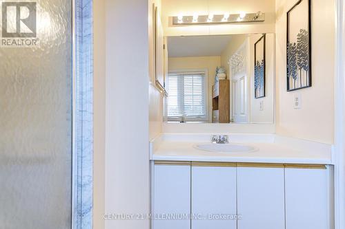 48 Heathcliffe Square, Brampton, ON - Indoor Photo Showing Bathroom