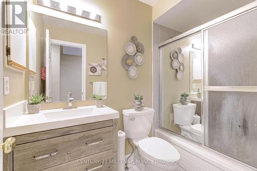 48 Heathcliffe Square, Brampton, ON - Indoor Photo Showing Bathroom