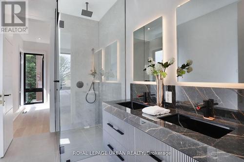 80 Edgecroft Road, Toronto, ON - Indoor Photo Showing Bathroom