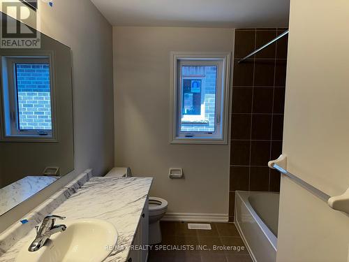 16 Huntsworth Avenue, Thorold, ON - Indoor Photo Showing Bathroom