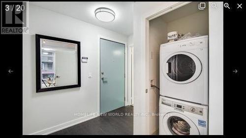 318 - 30 Nelson Street, Toronto, ON - Indoor Photo Showing Laundry Room