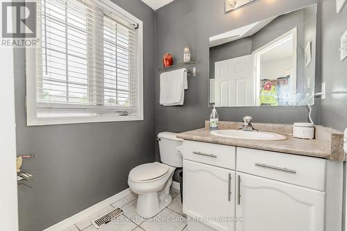 109 Hawkins Drive, Cambridge, ON - Indoor Photo Showing Bathroom