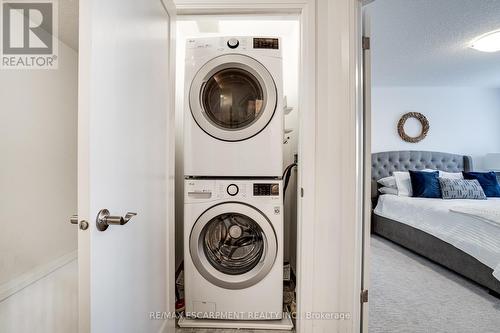 22 Aquarius Crescent, Hamilton, ON - Indoor Photo Showing Laundry Room