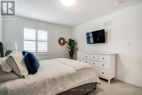 22 Aquarius Crescent, Hamilton, ON - Indoor Photo Showing Bedroom