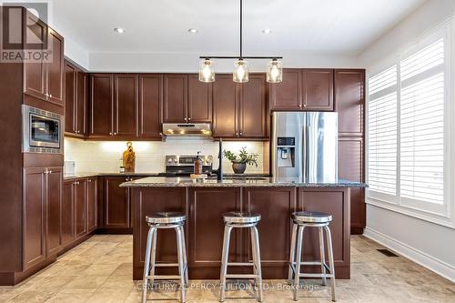 1913 Cocklin Crescent, Oshawa, ON - Indoor Photo Showing Kitchen With Upgraded Kitchen