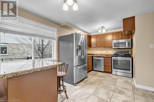 133 Moss Place Unit# Upper, Guelph, ON - Indoor Photo Showing Kitchen