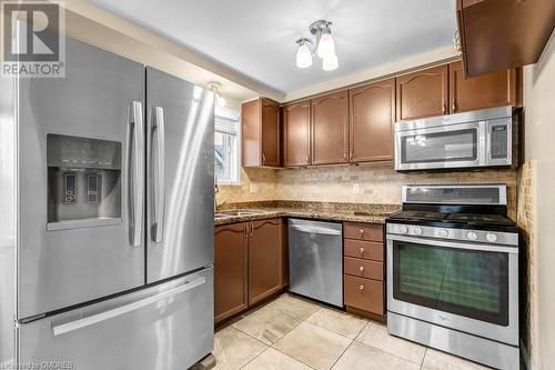 133 Moss Place Unit# Upper, Guelph, ON - Indoor Photo Showing Kitchen