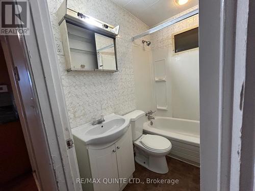 30 Hollen Street, Quinte West, ON - Indoor Photo Showing Bathroom