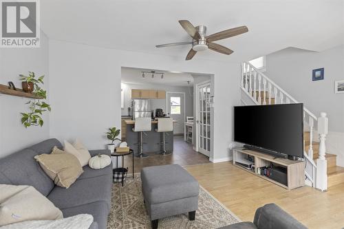 453 John St, Sault Ste. Marie, ON - Indoor Photo Showing Living Room