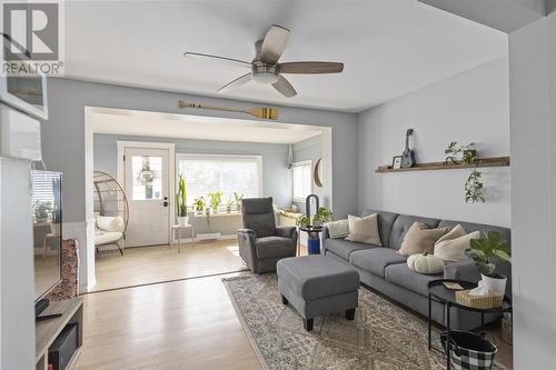 453 John St, Sault Ste. Marie, ON - Indoor Photo Showing Living Room