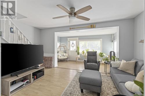 453 John St, Sault Ste. Marie, ON - Indoor Photo Showing Living Room