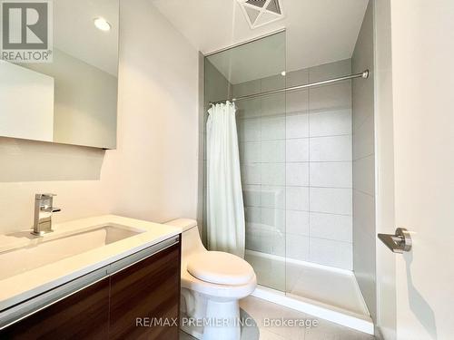 826 - 1190 Dundas Street E, Toronto, ON - Indoor Photo Showing Bathroom