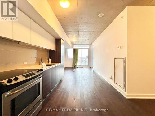 826 - 1190 Dundas Street E, Toronto, ON - Indoor Photo Showing Kitchen