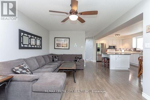 2 Edgewell Crescent, St. Thomas, ON - Indoor Photo Showing Living Room