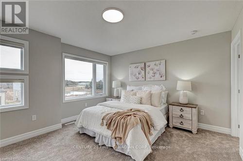 124 Basil Crescent, Middlesex Centre (Ilderton), ON - Indoor Photo Showing Bedroom